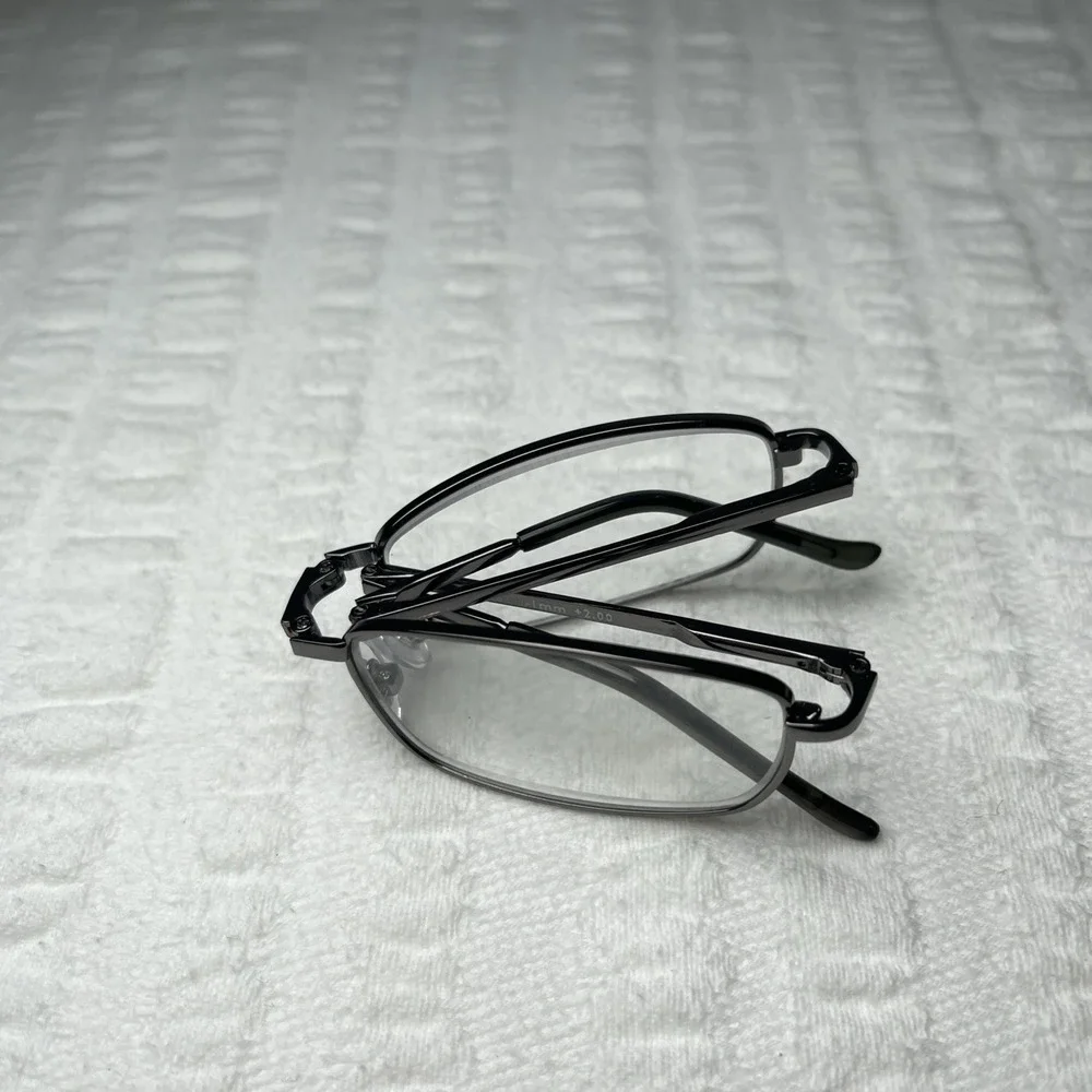 EuroReader Travel Folding Reading Glasses +2.00 with case and lens towel